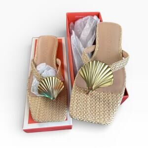 Katy Perry The Camie Shell Sandal Gold Size 5.5 New in Box!